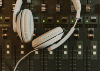 What Is Hi-Res Audio and How to Experience It